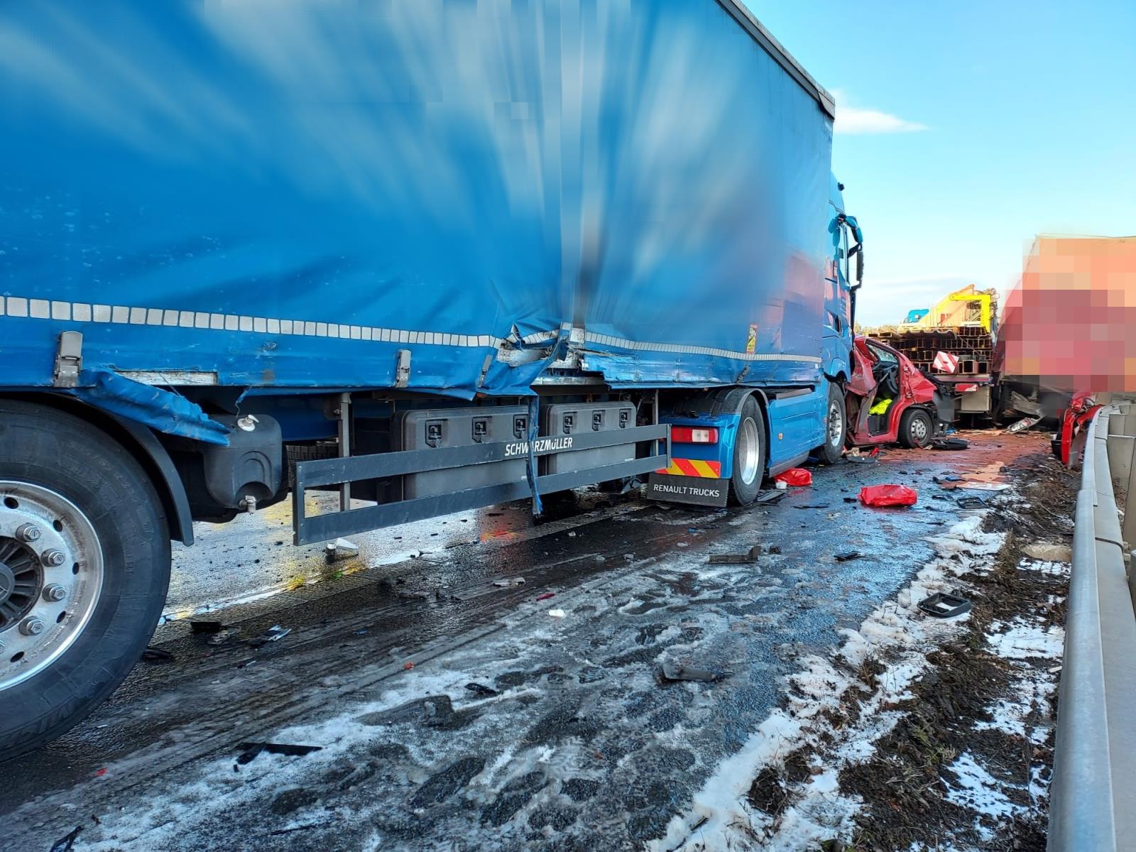 014 - Hromadná dopravní nehoda na dálnici D5.jpg