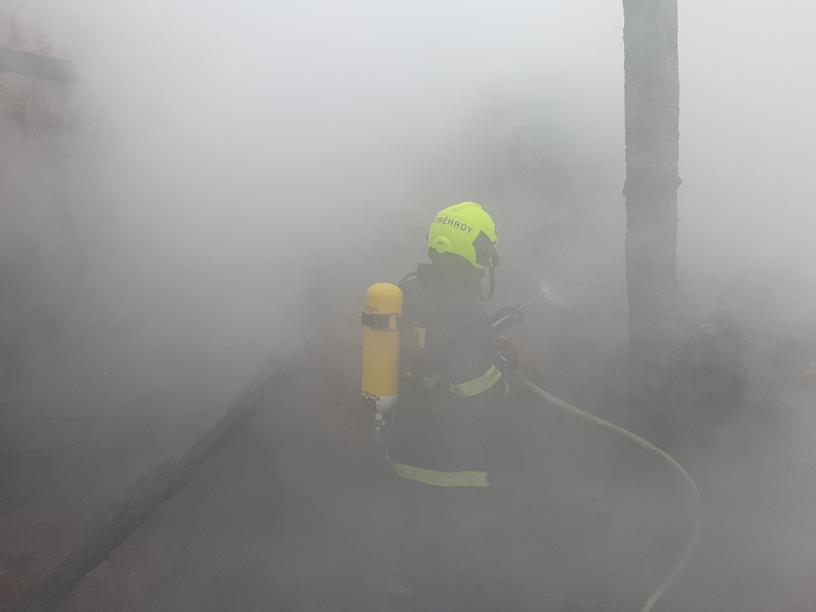 014-Požár stodoly v obci Bezděkov.jpg