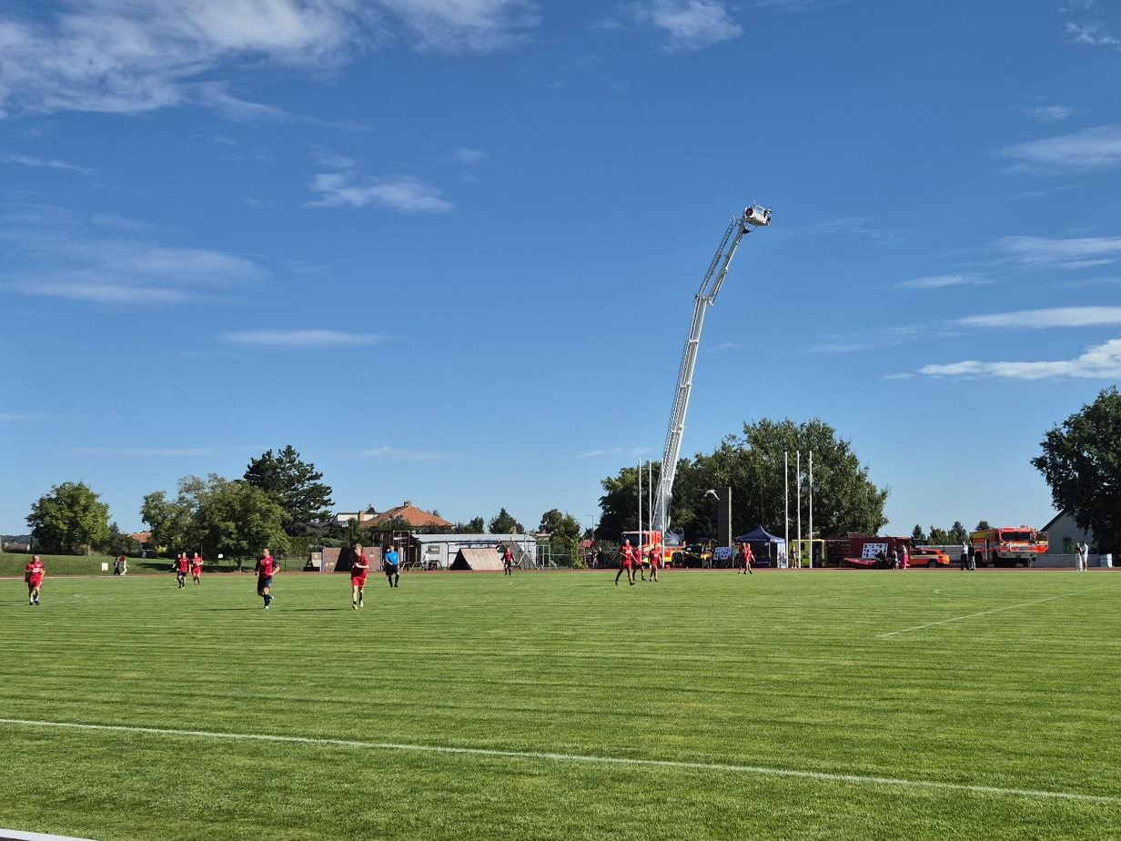 015-Fotbal pro nadaci.jpg