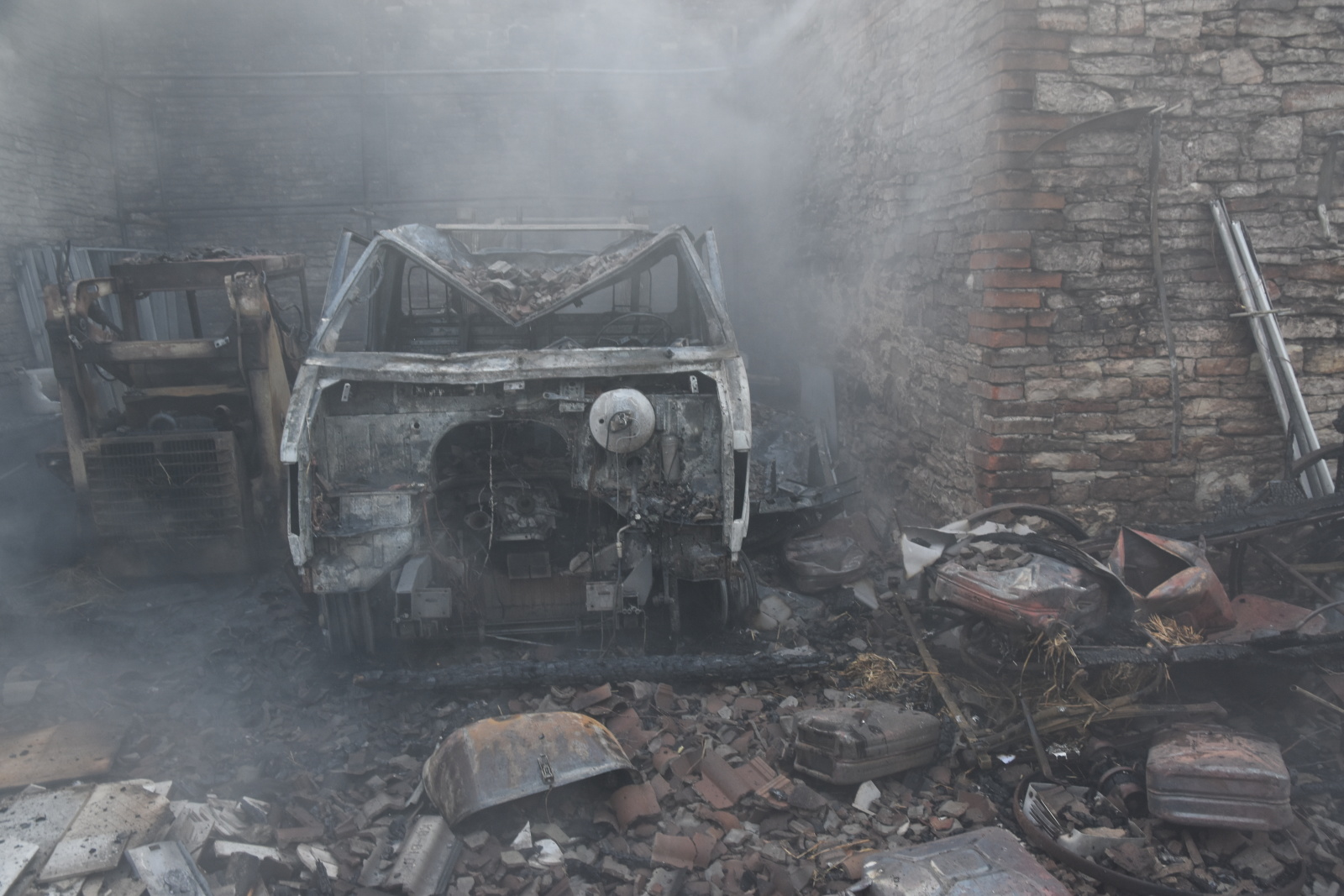 015-Požár stodoly v Dolanech na Kladensku.JPG