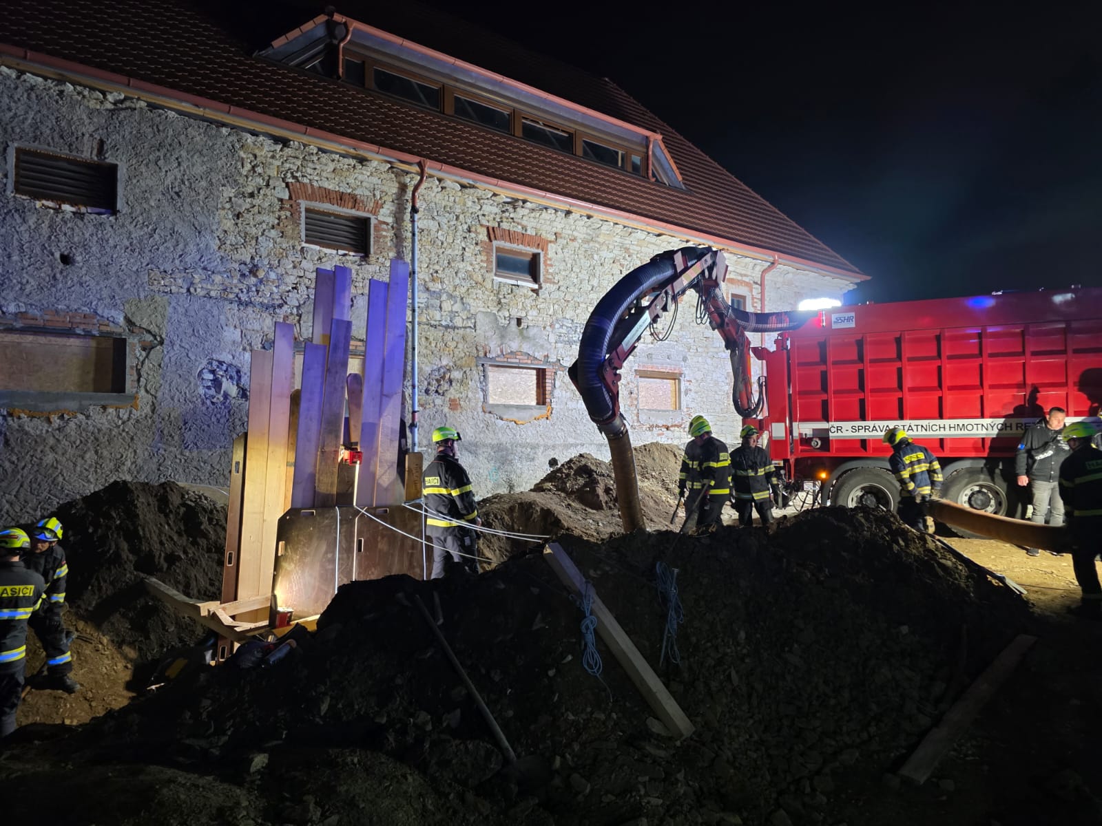 015. Záchrana dělníka..jpeg