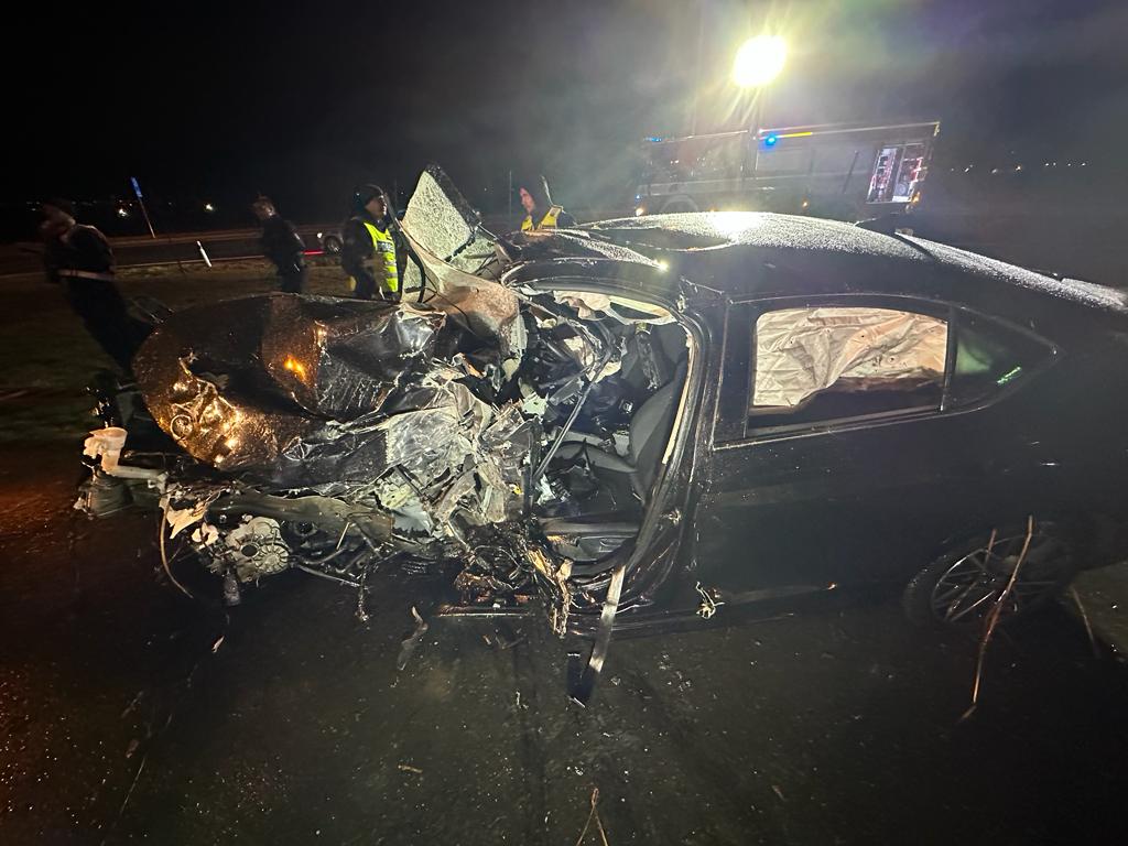 016-Tragická havárie osobního automobilu na kruhovém objezdu ve Vestci.jpeg