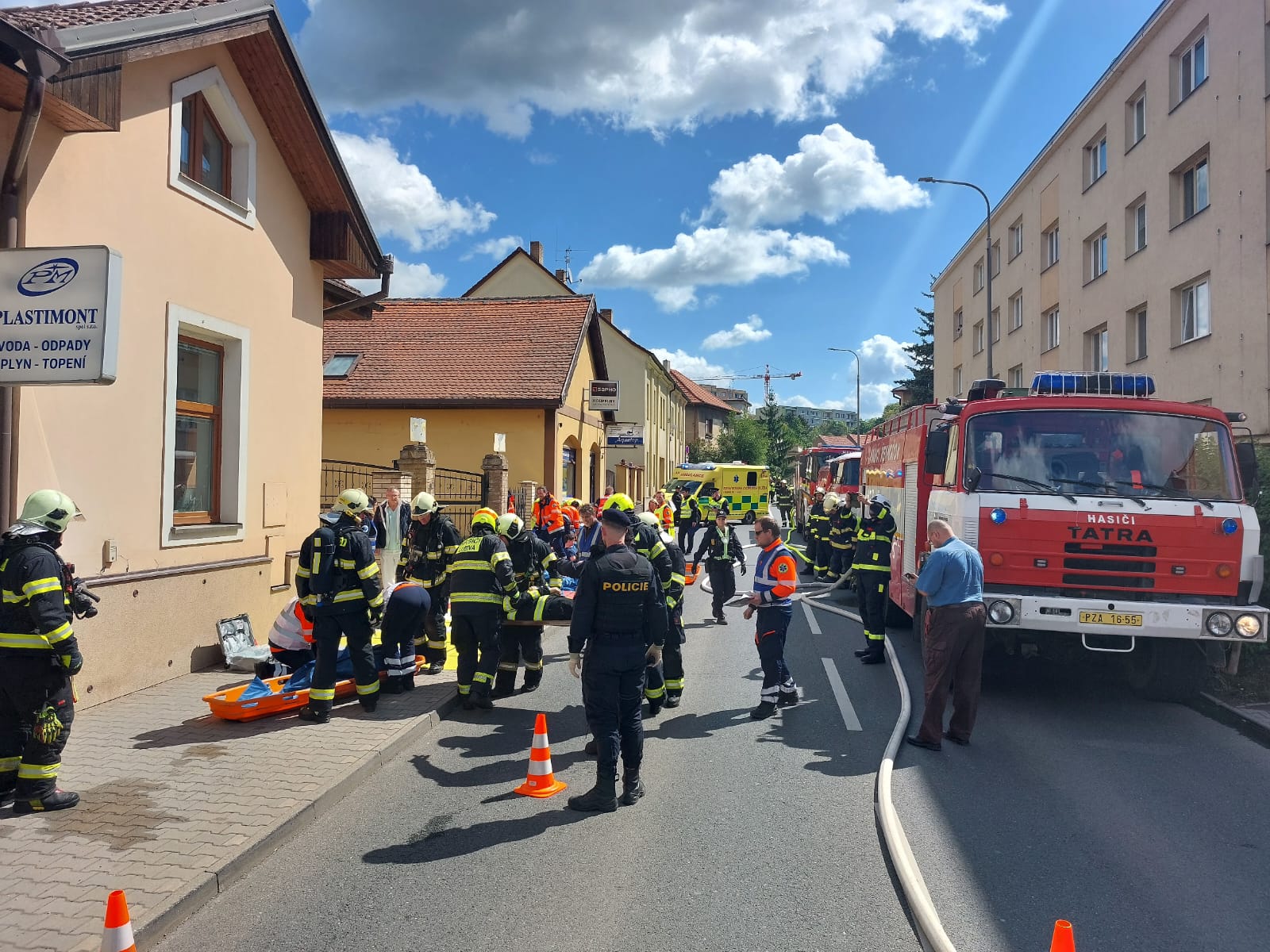 017-Taktické cvičení složek IZS zaměřené na únik čpavku v rakovnickém pivovaru.jpeg