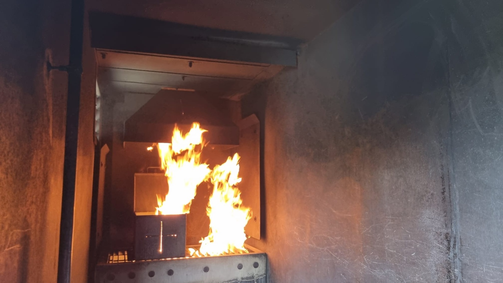 018-Výcvik hasičů v ohňovém kontejneru .jpeg