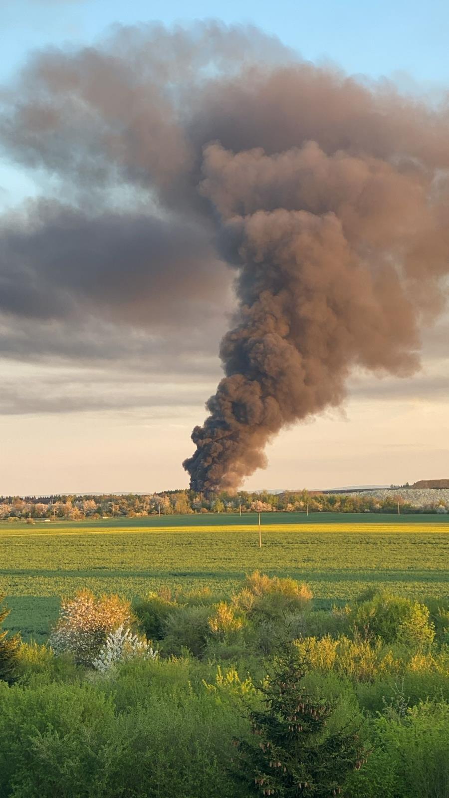 019-požár skládky Rynholec.jpg