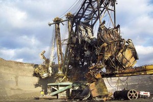 Následky požáru velkostroje