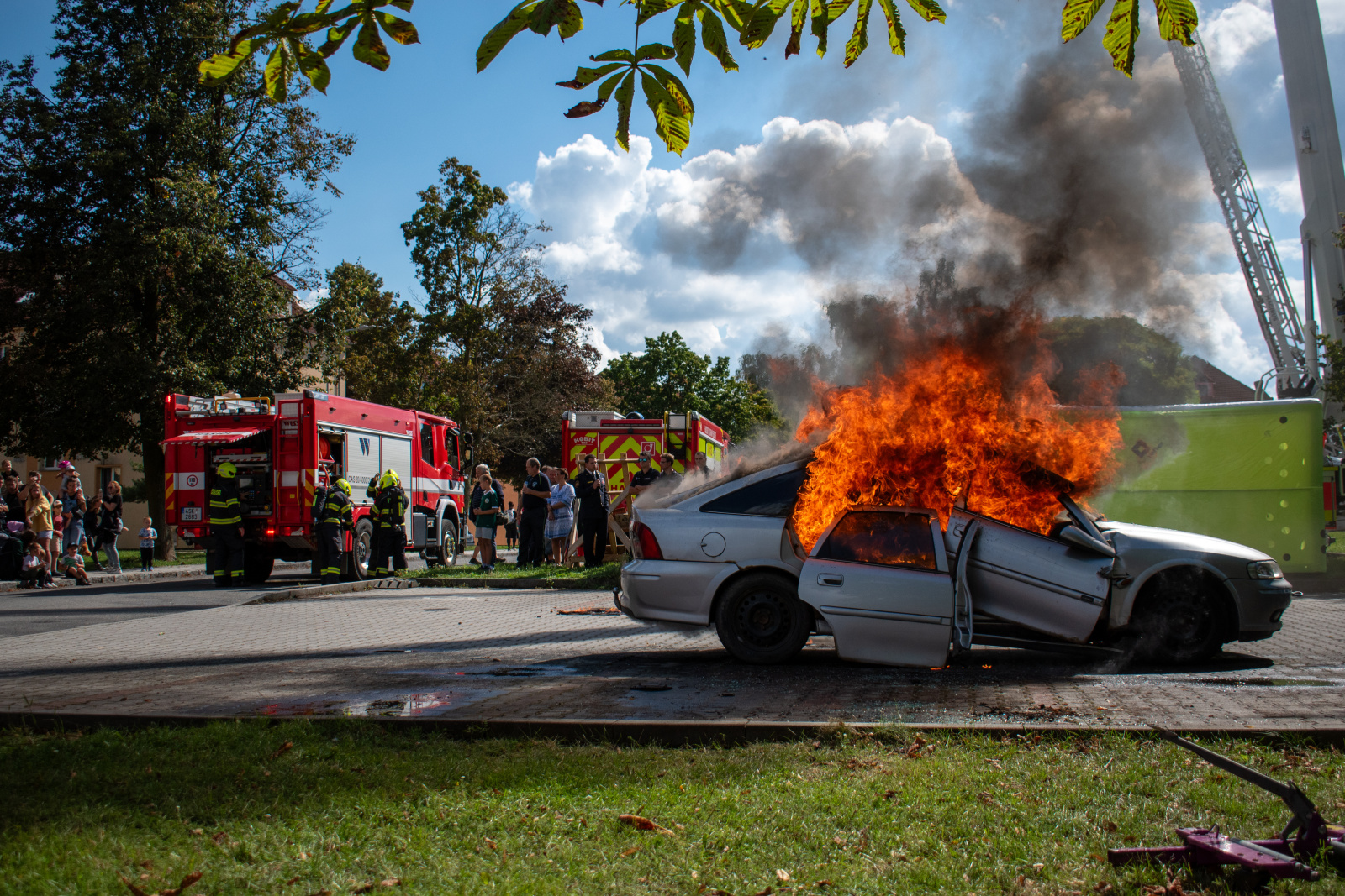 021-30 let profesionálních hasičů ve Stochově.jpg