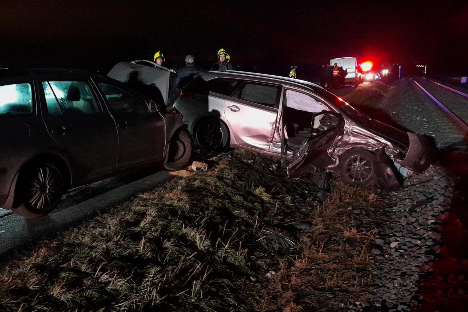 021225-Dopravní nehoda dvou vozidel u železniční stanice Vrdy-Koudelov nedaleko Čáslavi.jpg