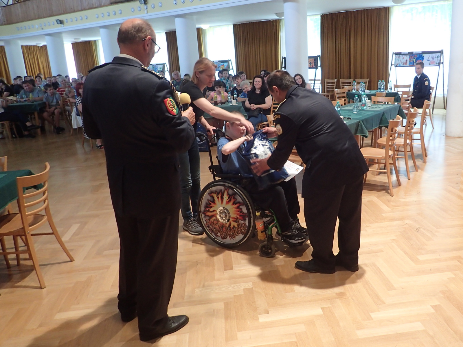 022-Vyhodnocení dětské výtvarné soutěže v příbramském kulturním domě.JPG