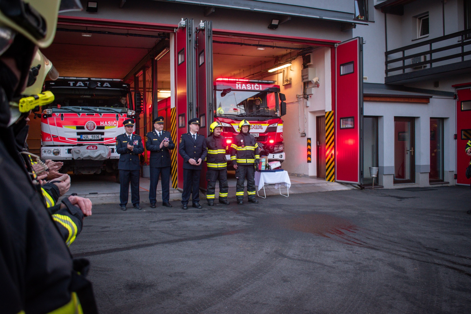 023-poslední směna Radovana Kovandy a Martina Koláře HS Řevnice.jpg