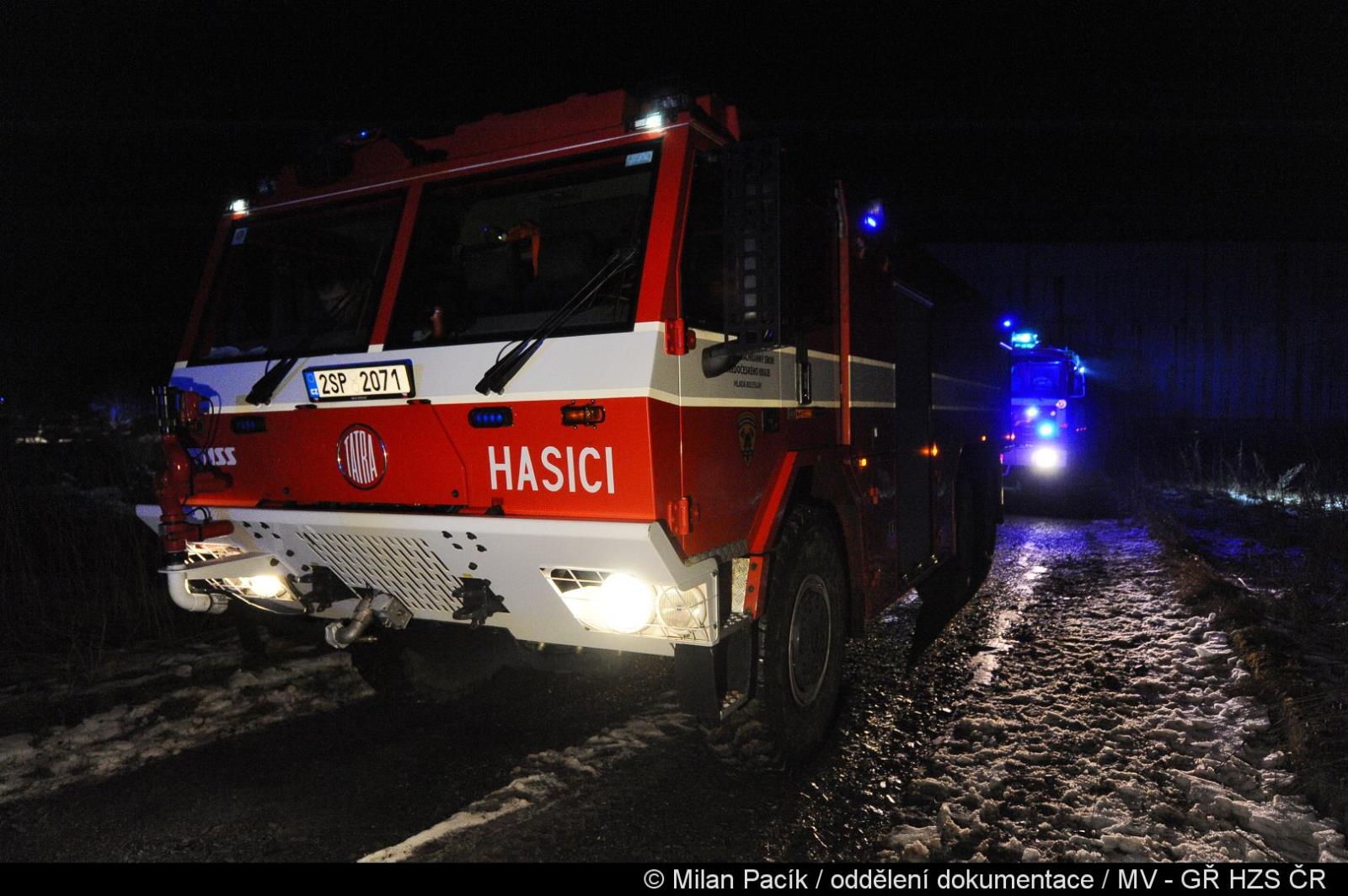 025-Požár zemědělské haly v obci Hřivno.jpg