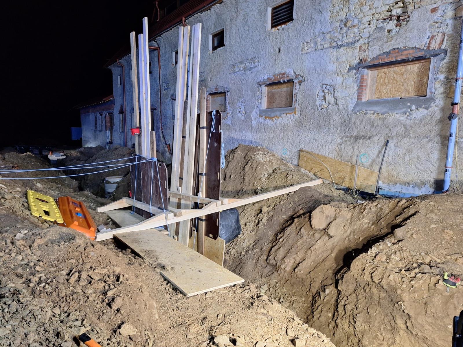 026. Záchrana dělníka..jpeg