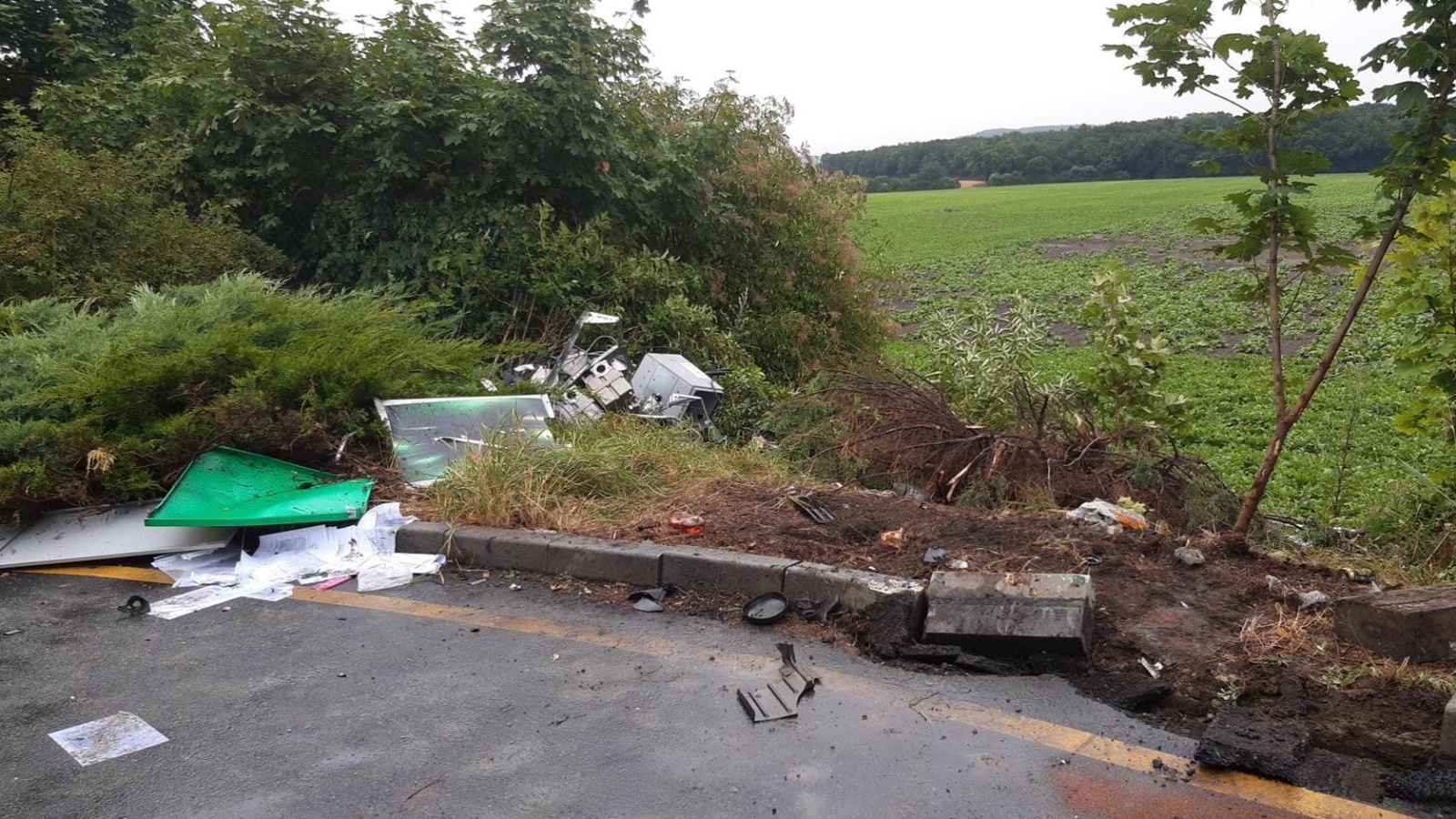 041-Nehoda na čerpací stanici.jpg