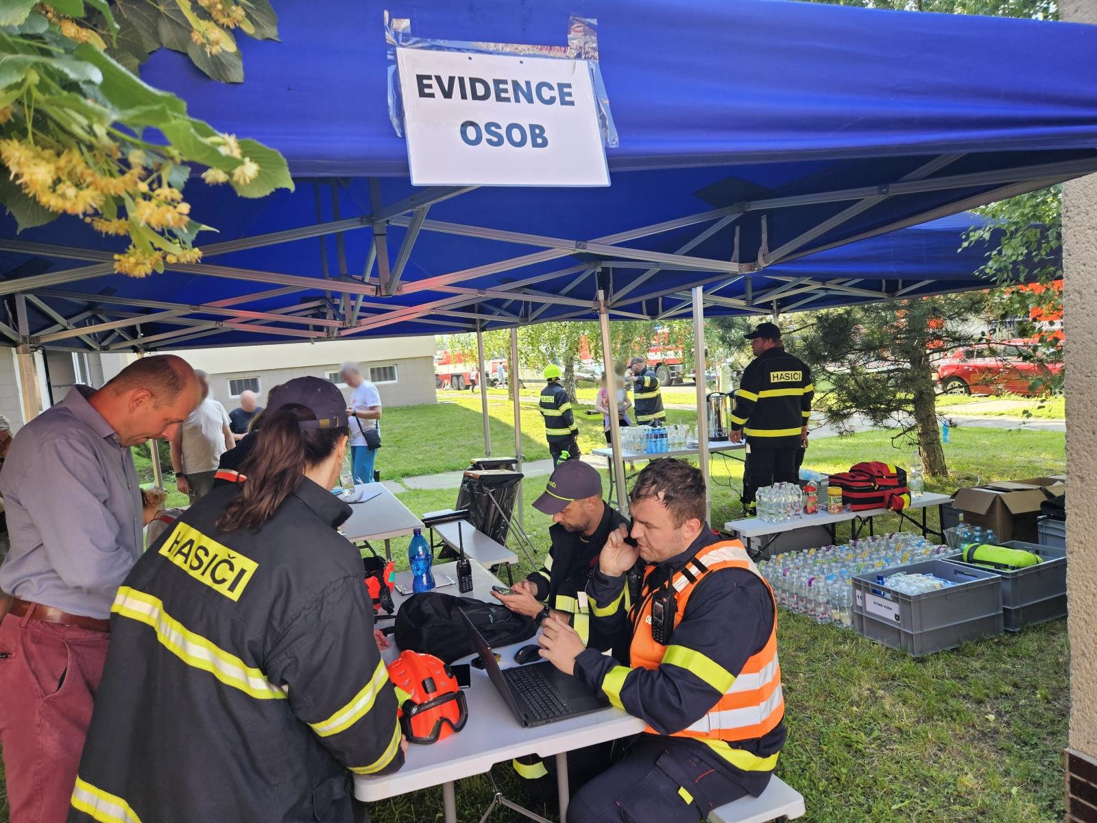Týlové zázemí pro odpočinek hasičů a péči o evakuované obyvatele