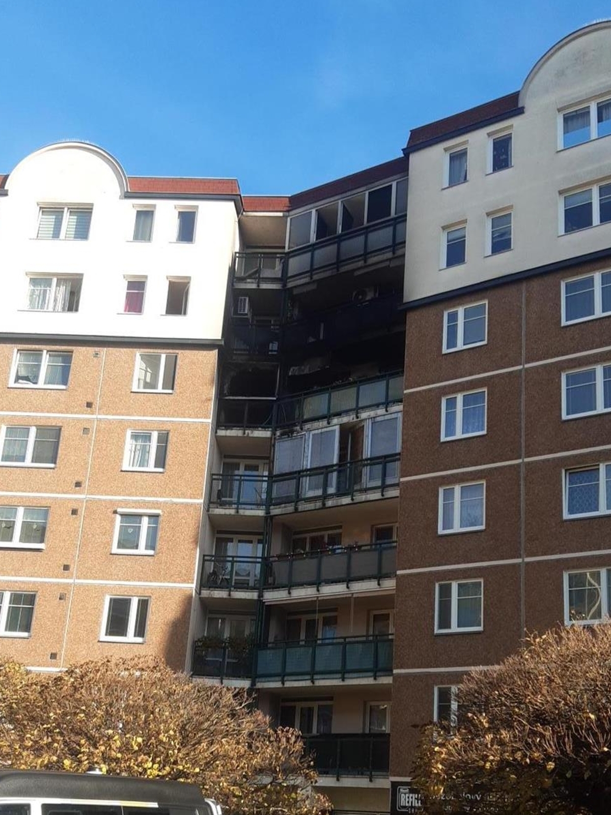 051125-Požár bytového domu v ulici 17. listopadu v Mladé Boleslavi.jpg