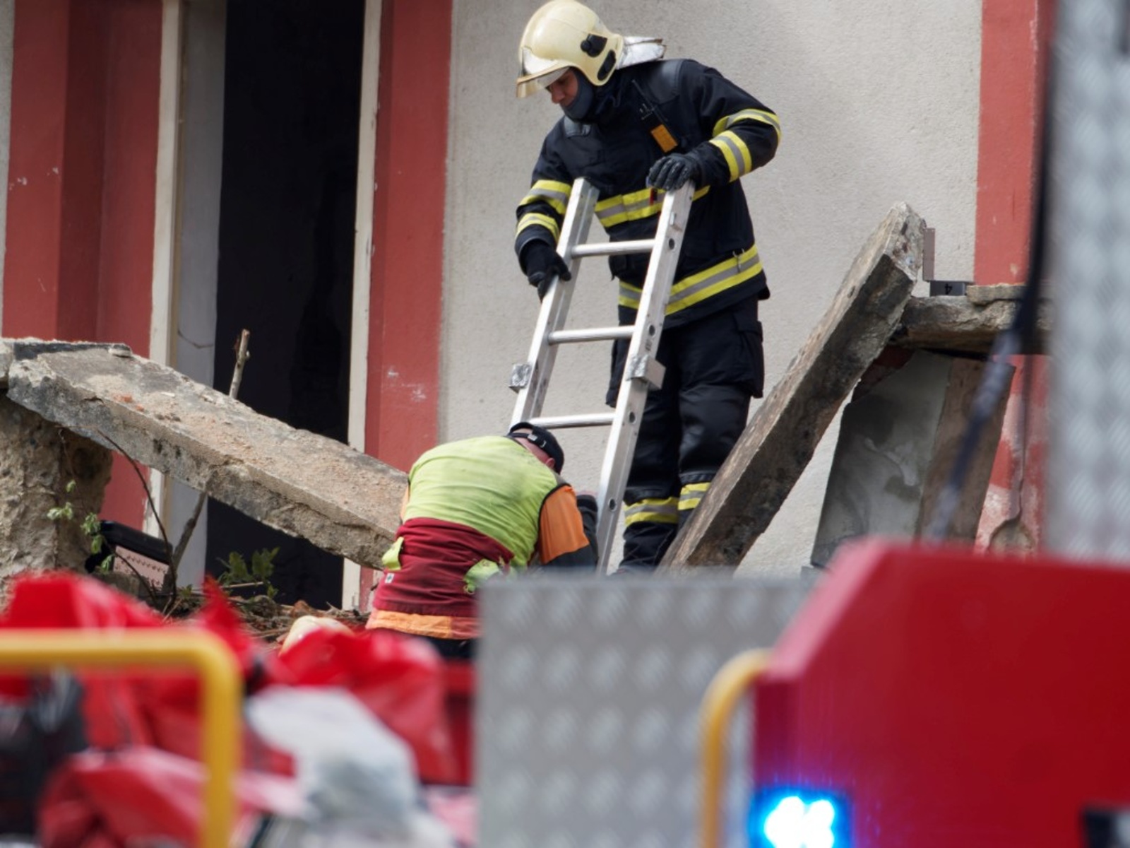 052-Cvičení složek IZS zaměřené na záchranu osob po destrukci objektu.jpg