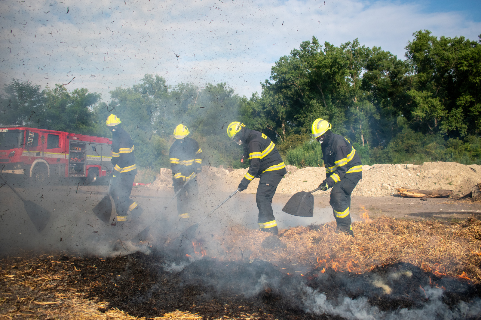 053-výcvik mělnických hasičů.jpg
