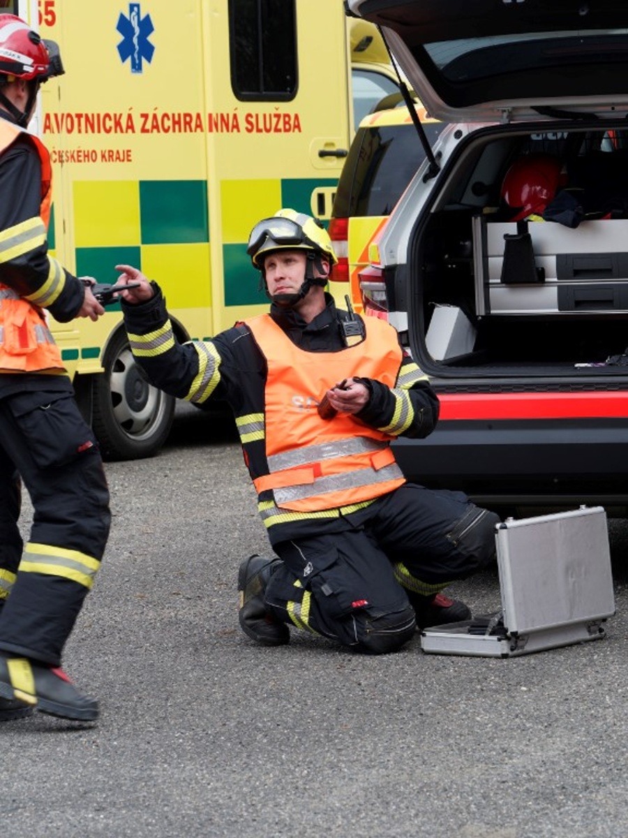 054-Cvičení složek IZS zaměřené na záchranu osob po destrukci objektu.jpg