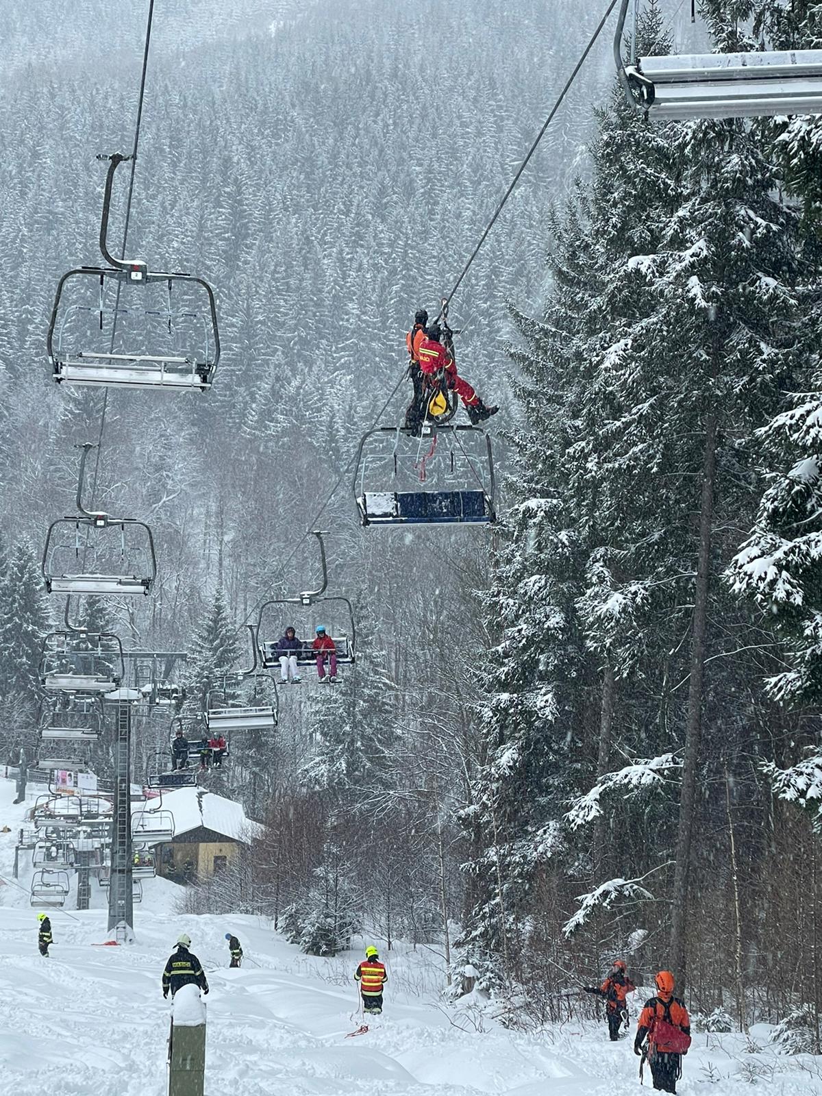 0602_zachrana_lanovka_premyslov (1).jpeg