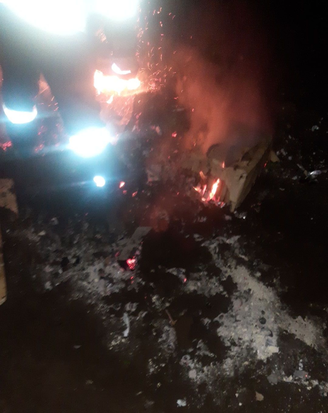 088 - Požár kontejneru a odpadu od zábavní pyrotechniky.jpg