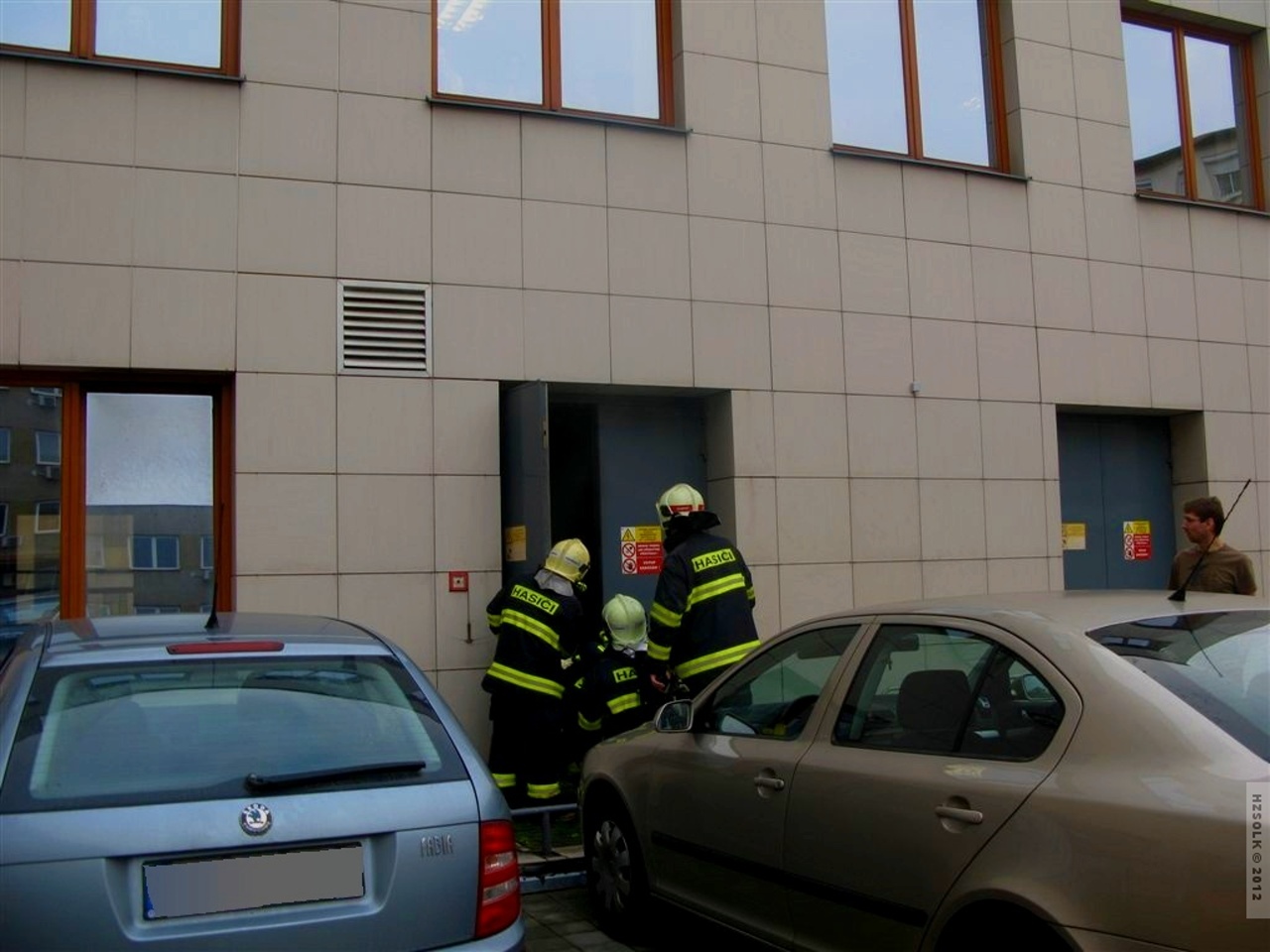 1 22-11-2012 Požár trafostanice Olomouc Jeremenkova (1).jpg