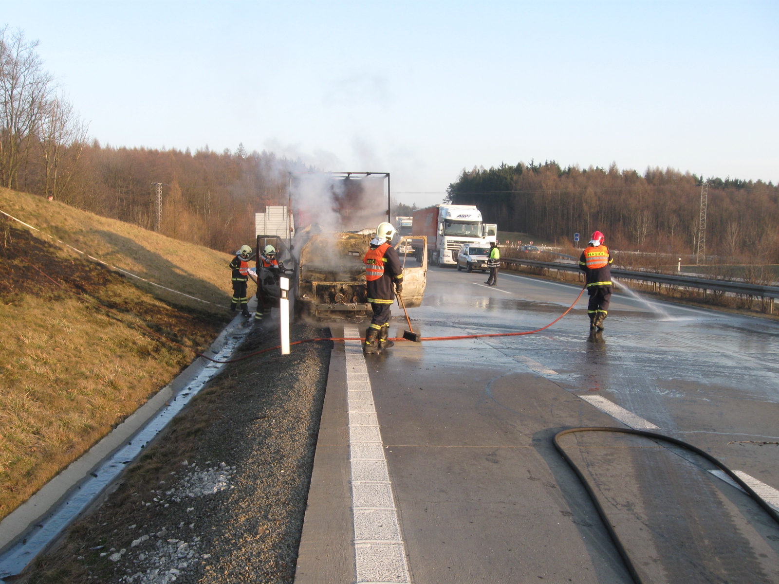 1 24-2-2014 požár dodávka r35 (1).JPG