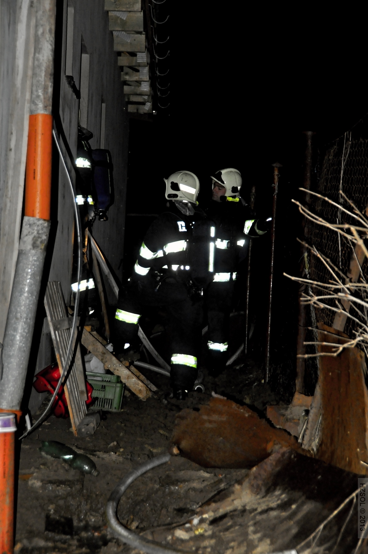 1 7-3-2013 Požár RD Olomouc Slavonín press foto (1).JPG
