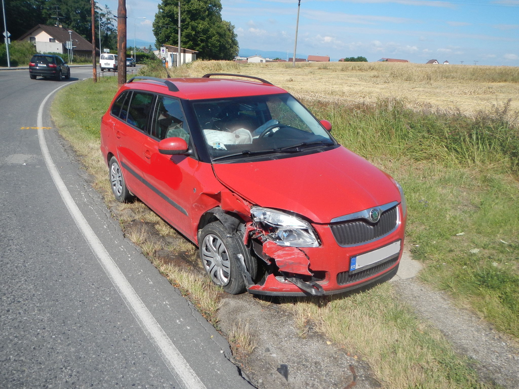 1 Dopravní nehoda 2 OA, Rudolfov - 1. 7. 2014 (2).jpg