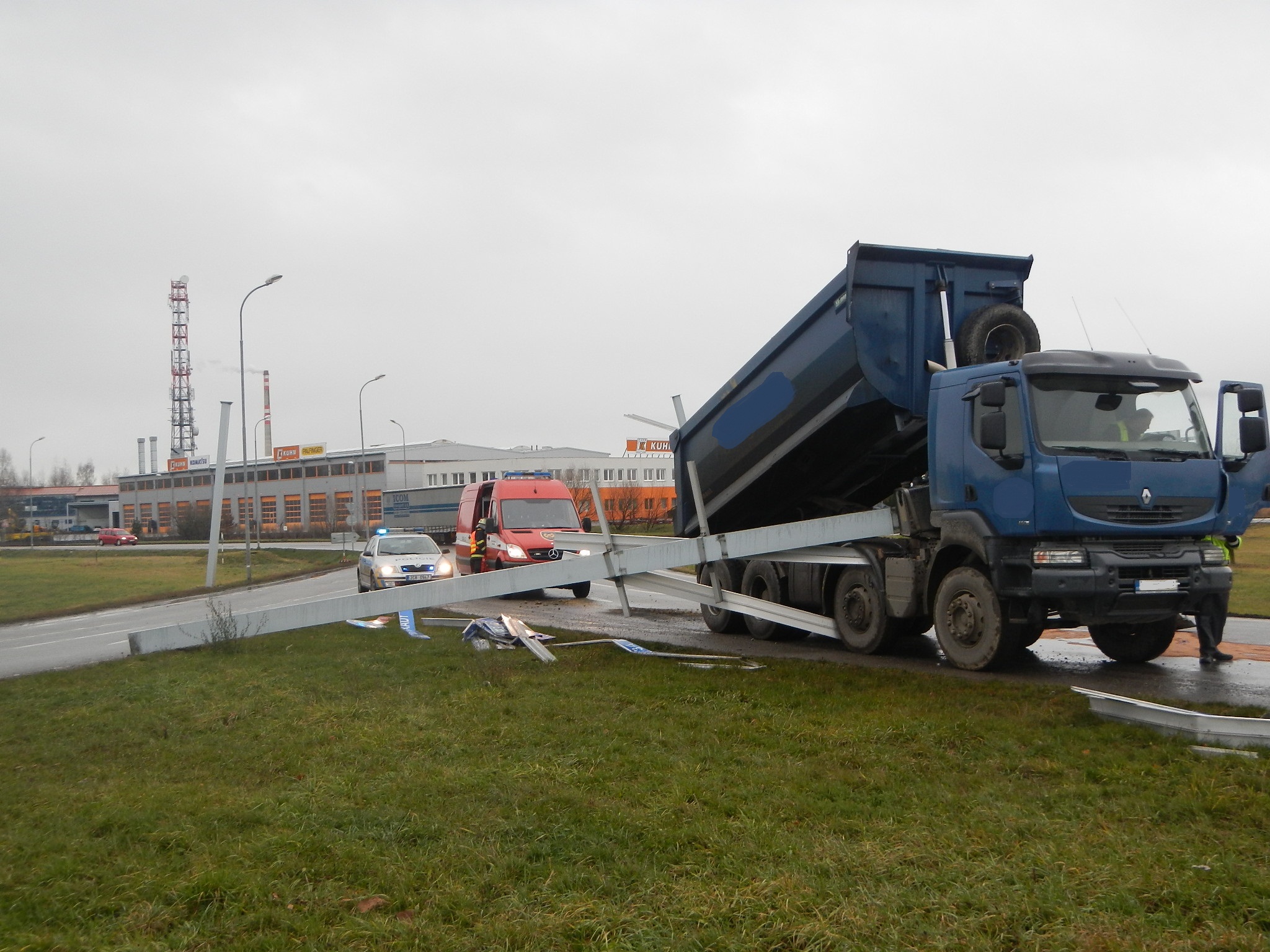 1 Dopravní nehoda NA, České Budějovice - 9. 12. 2013 (4).jpg