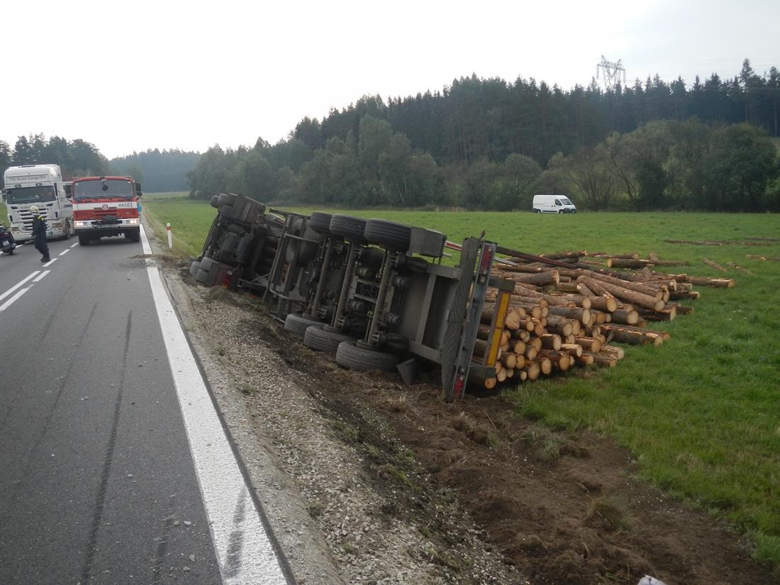 1 Dopravní nehoda NA, Lipolec - 14. 9. 2015 (1).JPG