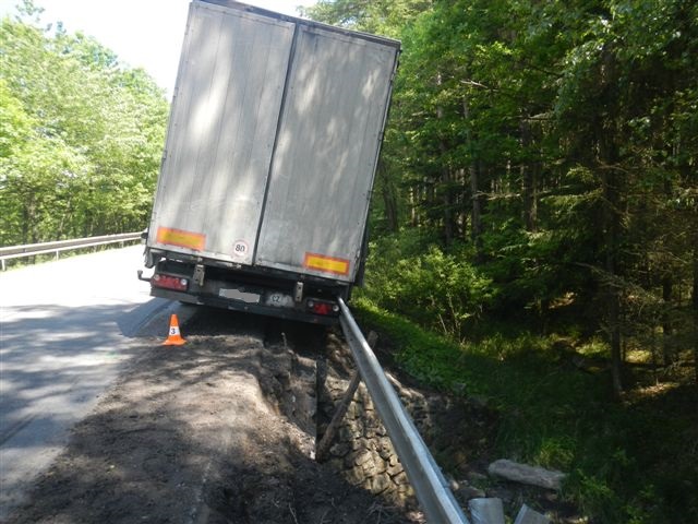 1 Dopravní nehoda NA, Opařany - 5. 6. 2014 (2).jpg