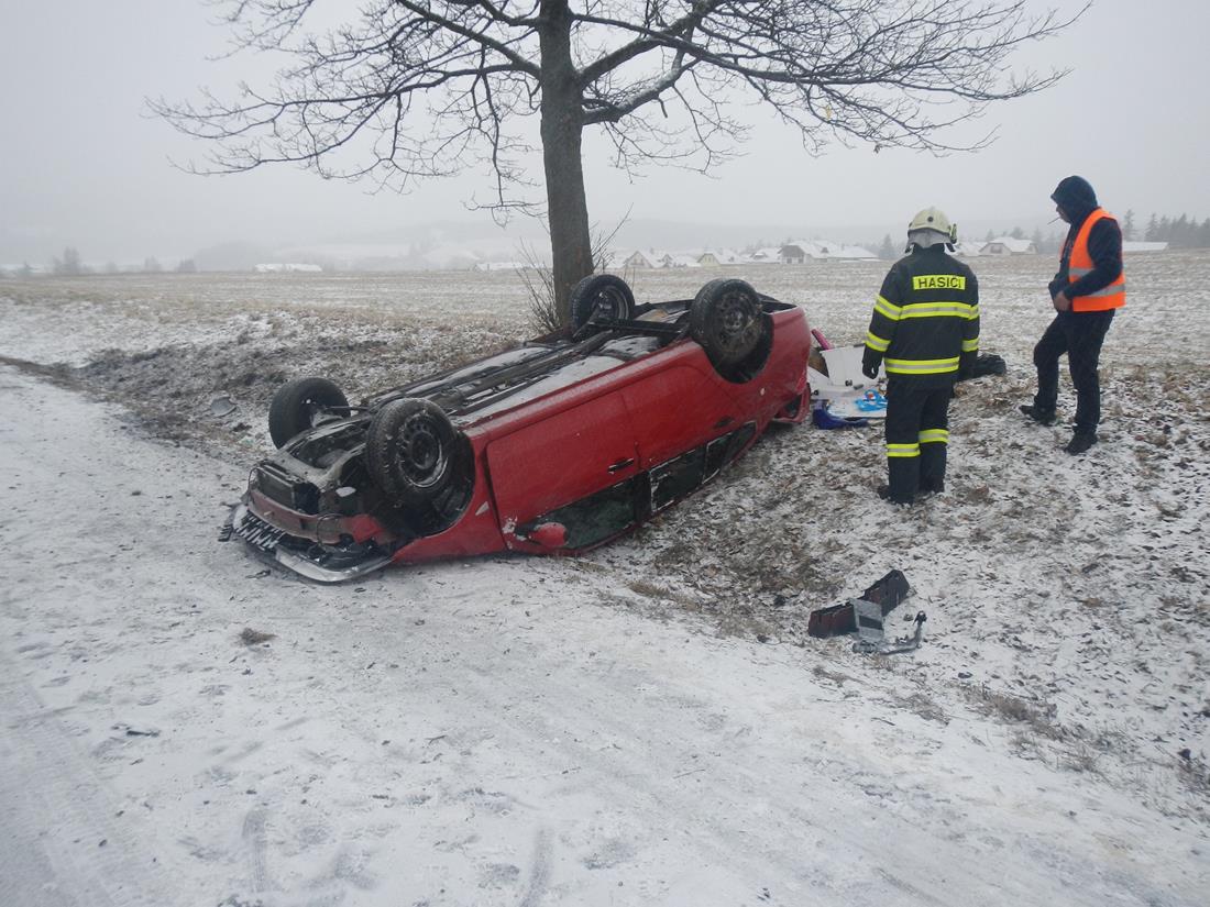 1 Dopravní nehoda OA, Frymburk -15. 3. 2016 (1).JPG