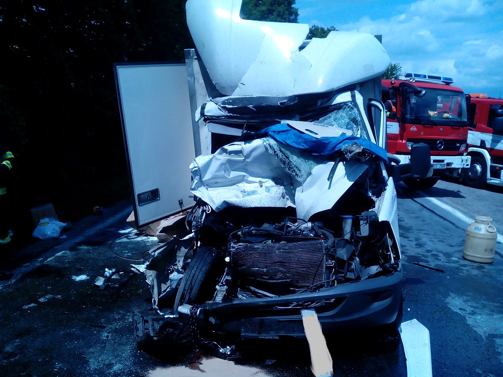 1 Dopravní nehoda dodávky a NA, Veselí nad Lužnicí - 3. 6. 2014 (1).jpg