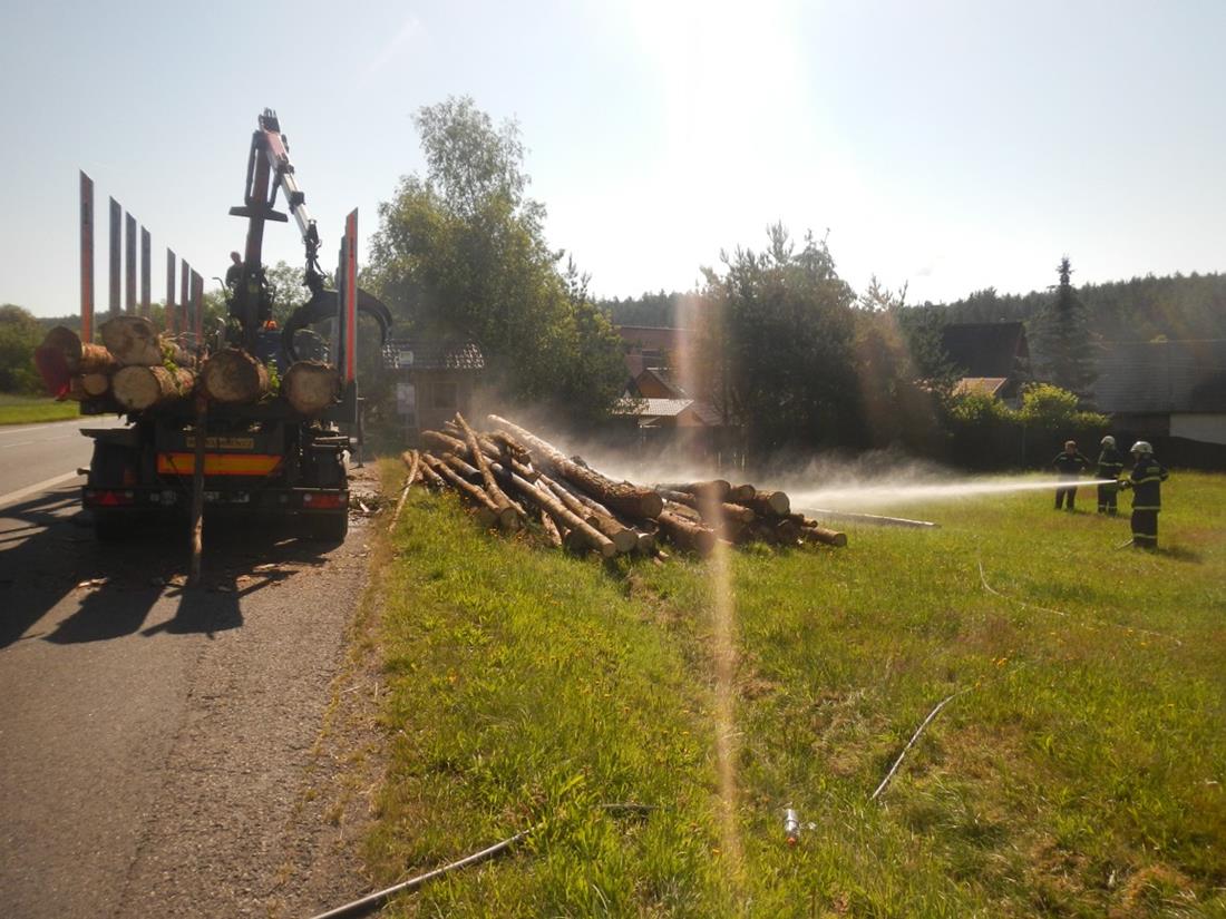 1 Požár NA, Srlín - 25. 6. 2015 (6).JPG