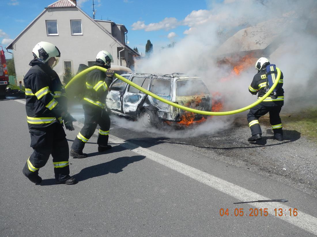 1 Požár OA, Bálkova Lhota - 4. 5. 2015 (3).jpg