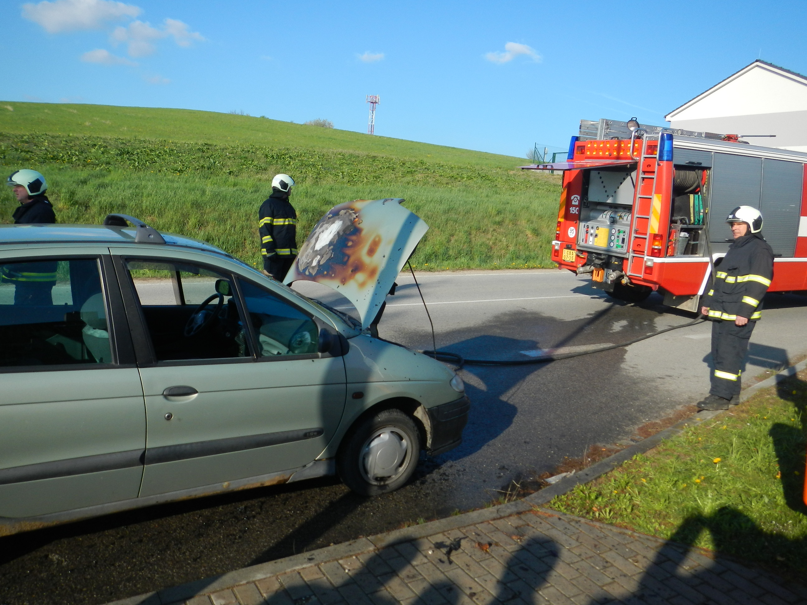 1 Požár OA, Srubec - 11. 4. 2014 (3).JPG
