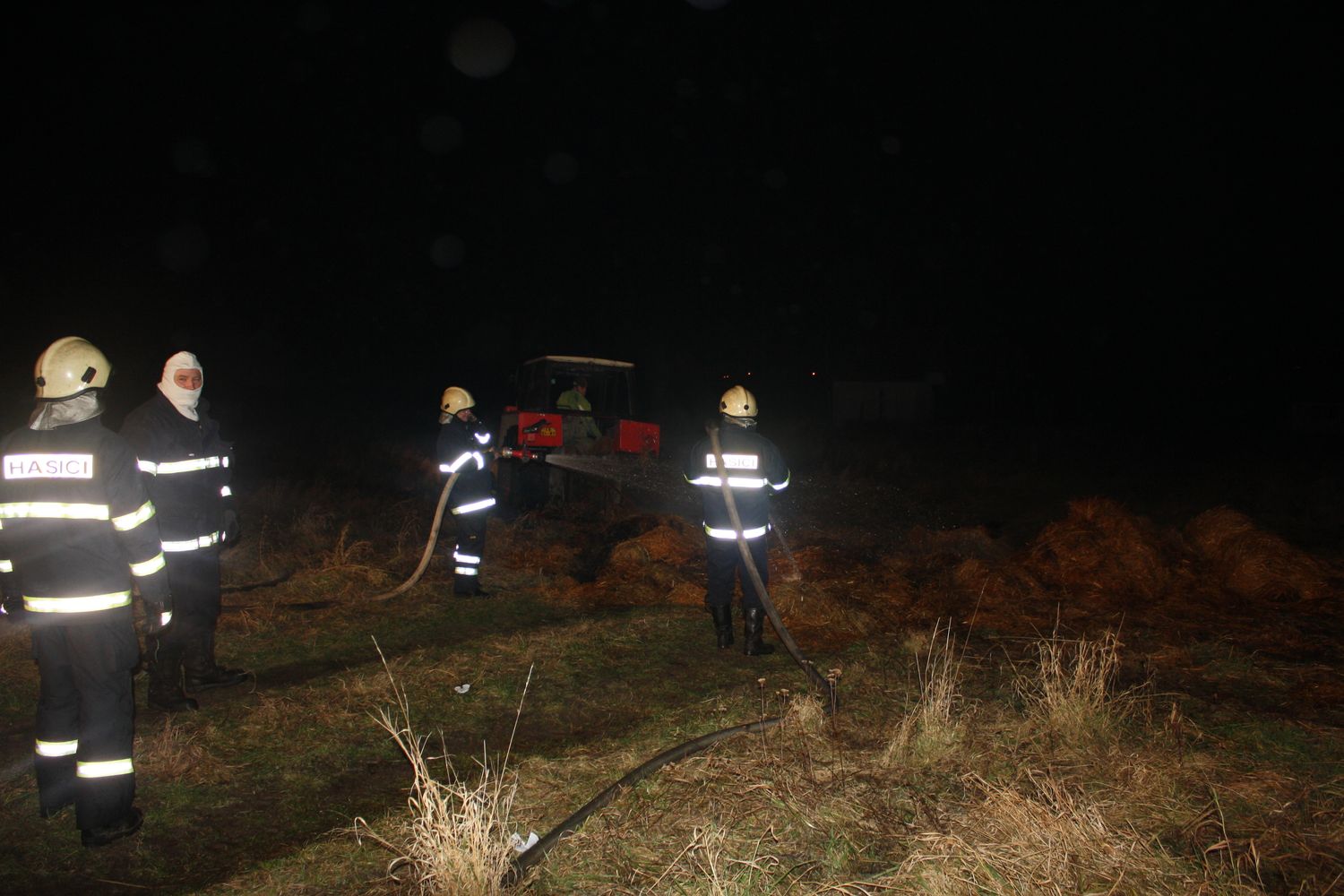 1 Požár balíků slámy, Hůry (5).jpg