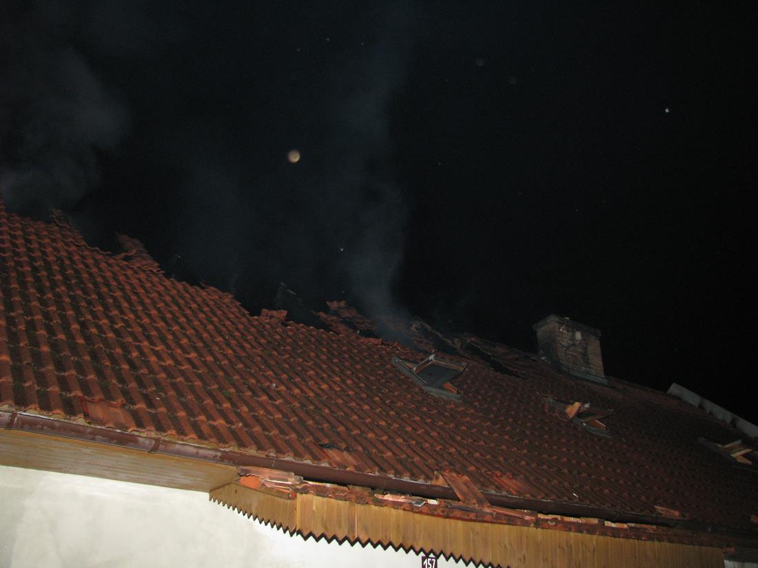 1 Požár domu, Husinec - 5. 2. 2016 (2).JPG