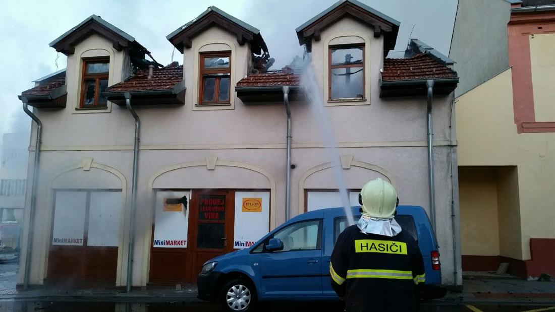 1 Požár domu, Kaplice - 12. 7. 2015 (2).jpeg