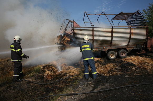 1 Požár sběrače, Ratibořské Hory - 6. 8. 2013 (2).JPG