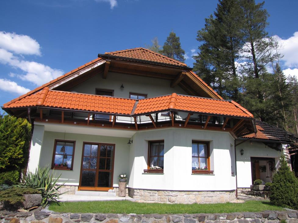 1 Požár střechy RD, Loučovice - 30. 4. 2016 (2).JPG