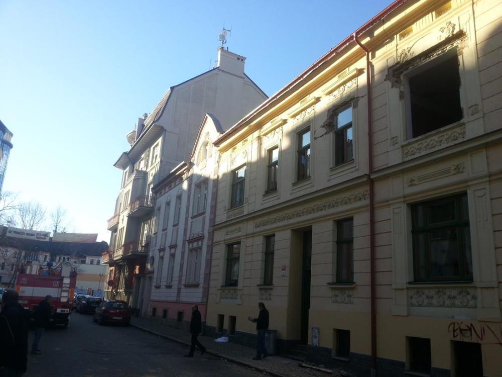 1 Výbuch v bytě, České Budějovicích - 6. 12. 2015 (1).jpg