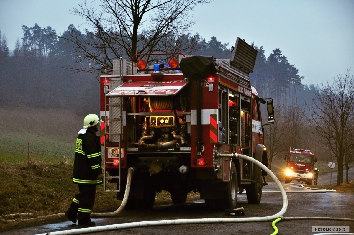 10 27-12-2013 Požár průmyslového objektu - Alojzov (18).JPG