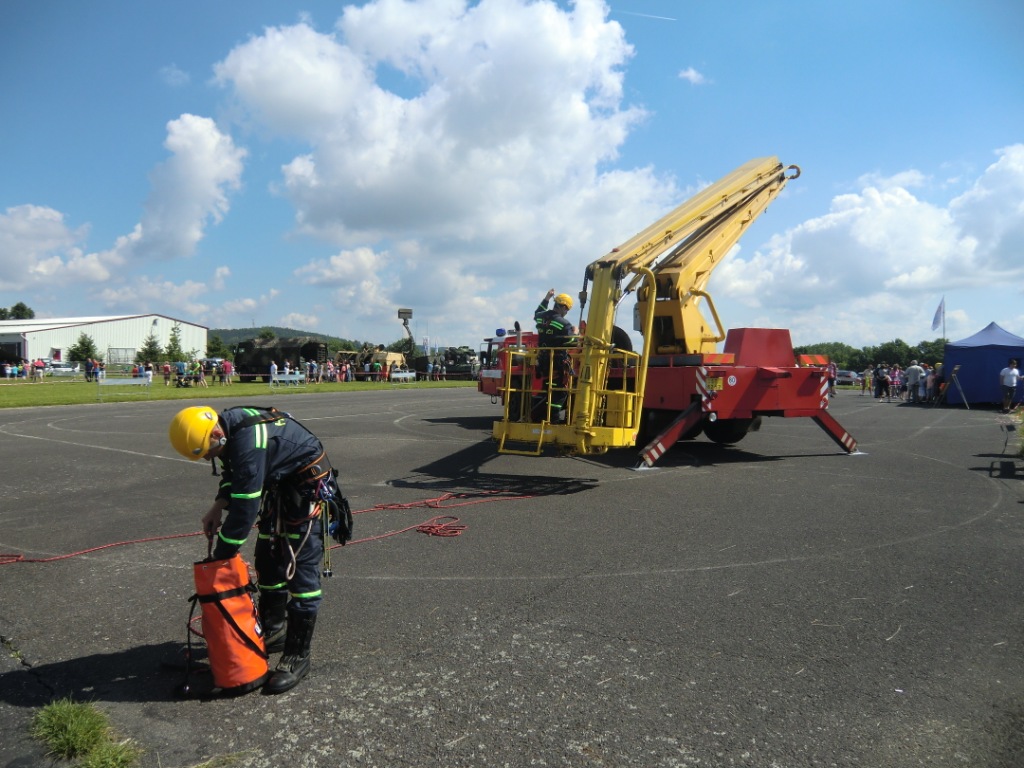 10 Den u armády, Strakonice - 24. 5. 2014 (13).JPG