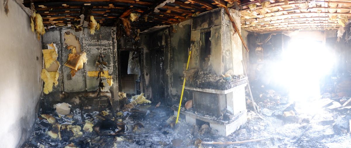 10 Požár domu, Malšice - 1. 7. 2014 (9).JPG