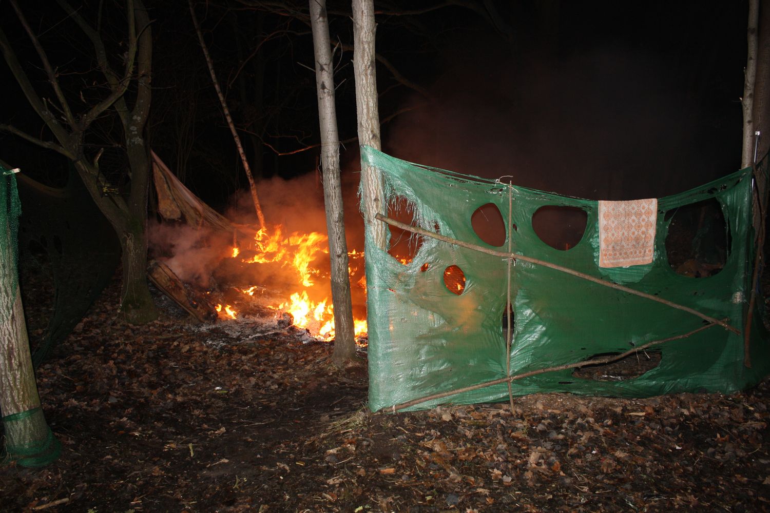 10 Požár ležení bezdomovců, České Budějovice (5).jpg