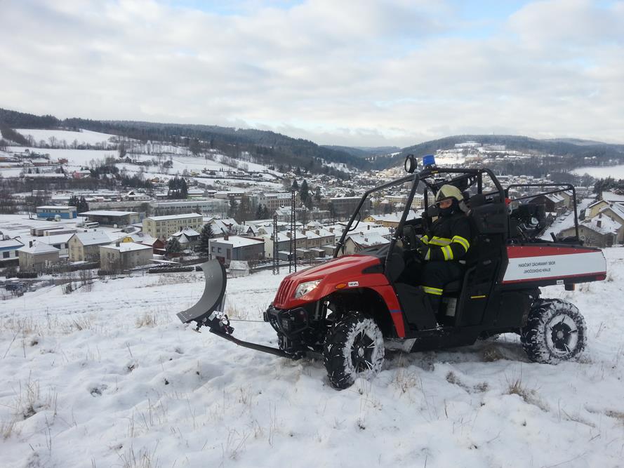 10 Předání čtyřkolky, Vimperk - 26. 1. 2015 (9).jpg