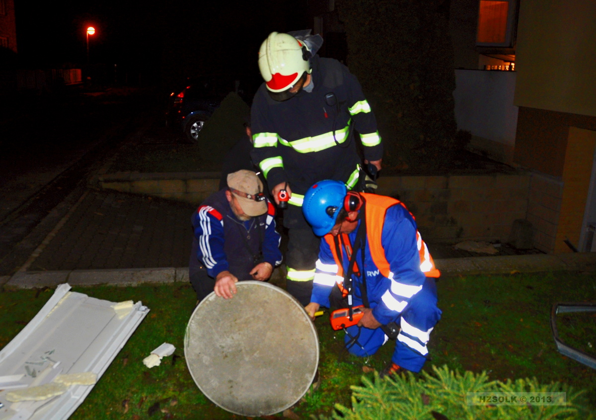 11 20-11-2013 Exploze v rodinném domku Příkazy (19).JPG