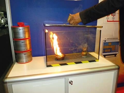 Ukázka hašení aerosolovou tabletou ve stánku BESY CO, s.r.o.