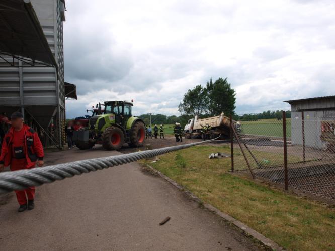 12-06-01 Chlumec nad Cidlinou (3).JPG